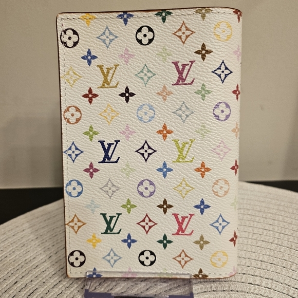 Louis Vuitton x Takashi Murakami Multicolor Passport Cover 🎨✨ - Picture 2 of 9